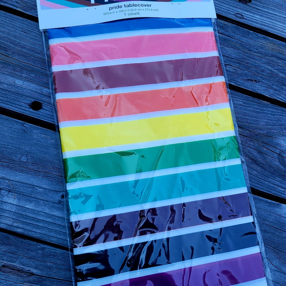 Pride Tablecover - Picture 2 of 3